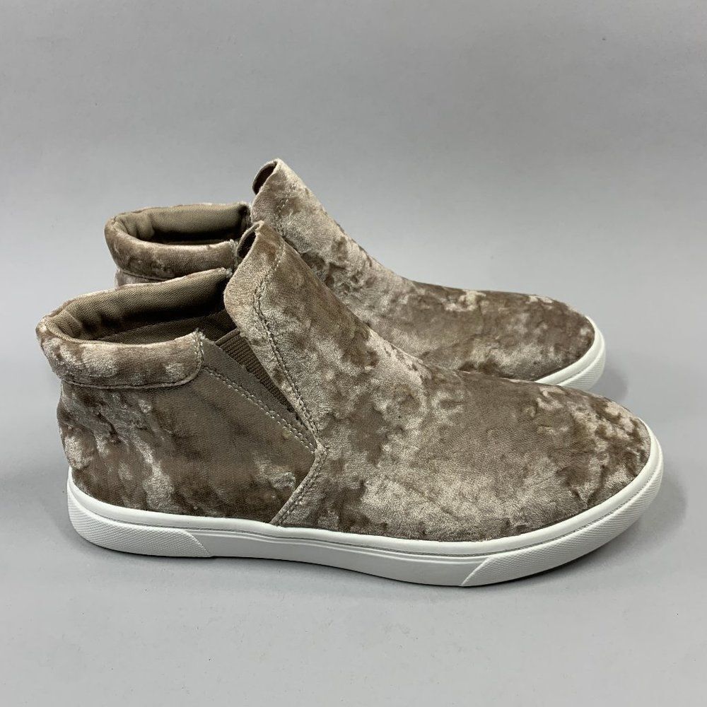 Fabletics Women's Size 9‎ Sierra Velvet High Top Sneakers